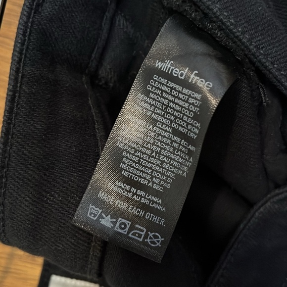 Wilfred Free Mercury Short - Picture 5 of 5